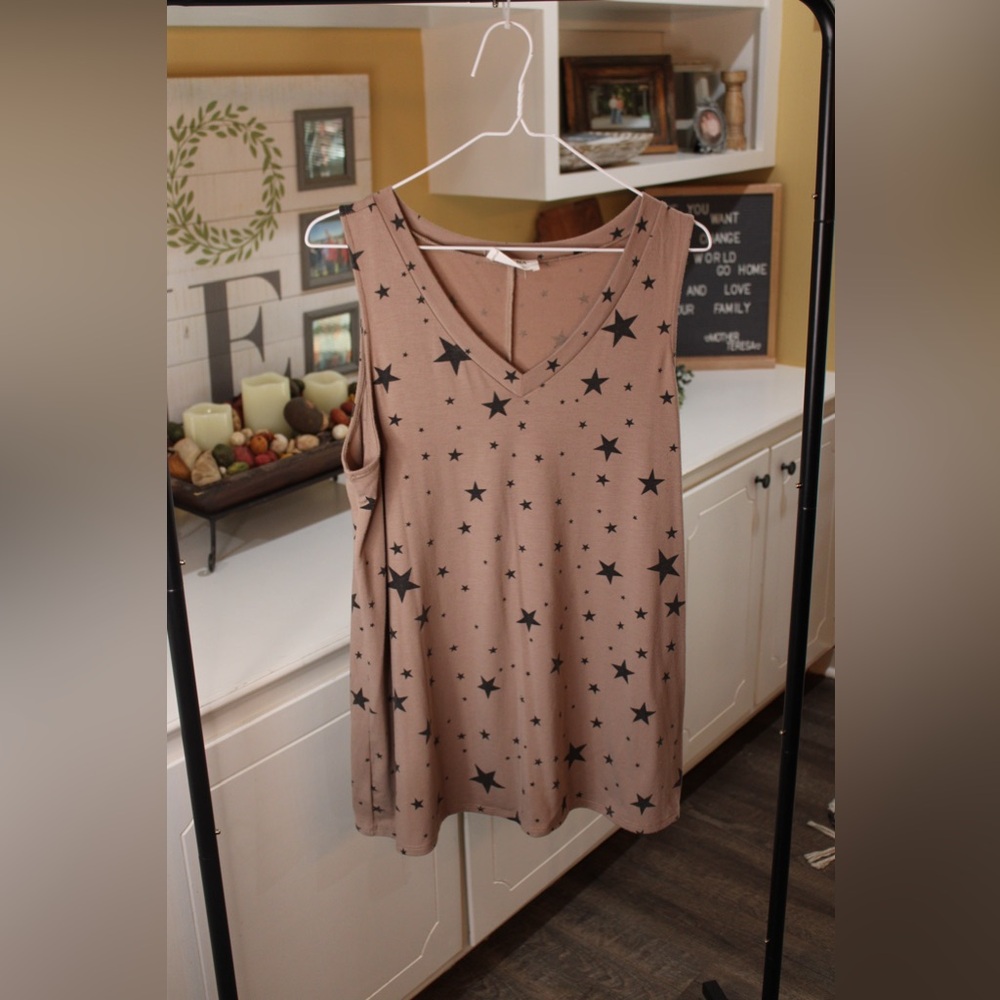 Taupe Star Print Sleeveless Tank ⭐🤎